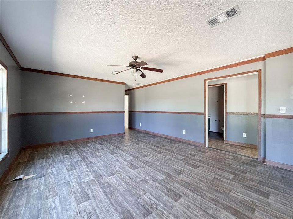 En Venta: $198,000 (5 camas, 3 baños, 2100 Pies cuadrados)