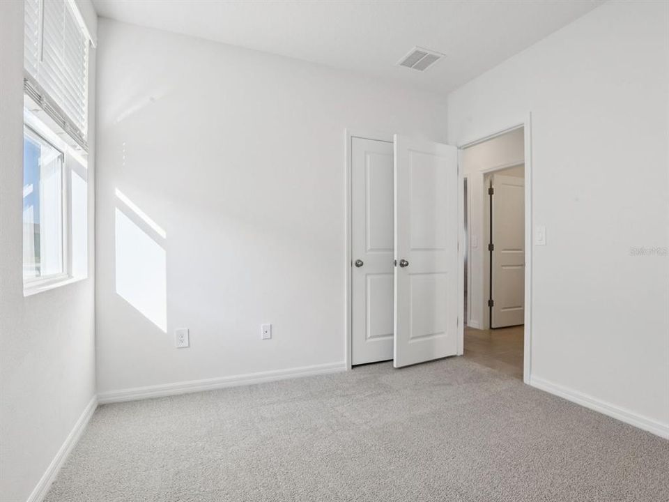 En Venta: $301,030 (4 camas, 2 baños, 1607 Pies cuadrados)