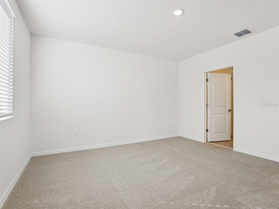 En Venta: $301,030 (4 camas, 2 baños, 1607 Pies cuadrados)