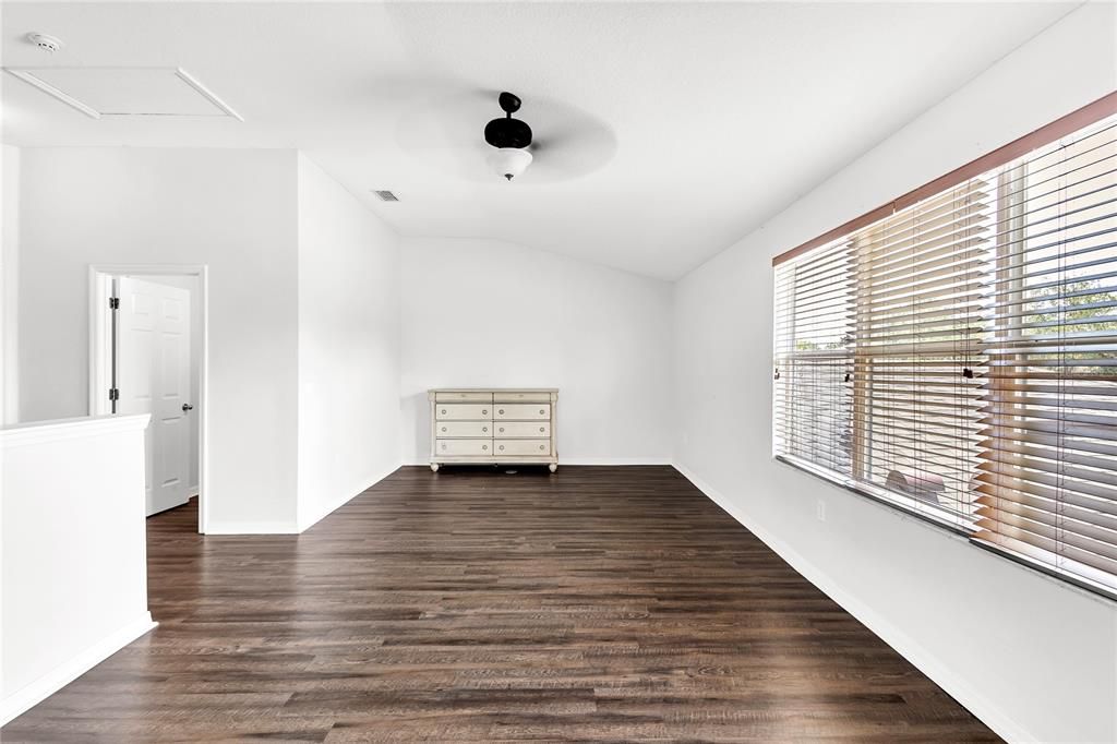 Activo con contrato: $399,000 (3 camas, 2 baños, 1629 Pies cuadrados)