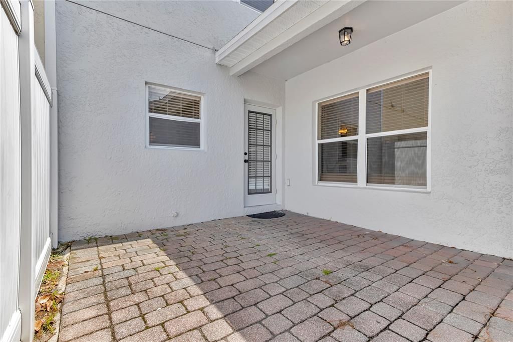 Activo con contrato: $399,000 (3 camas, 2 baños, 1629 Pies cuadrados)