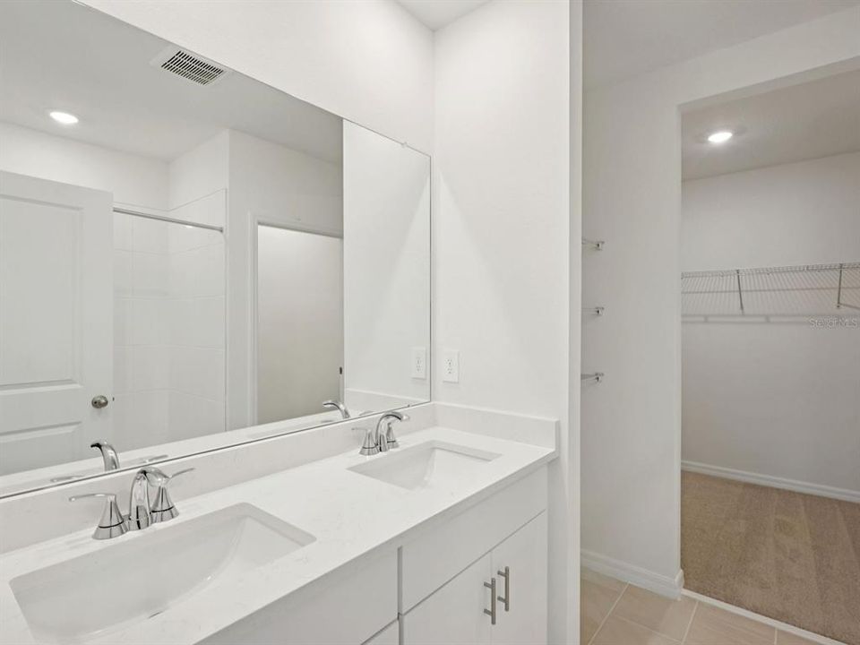 En Venta: $295,170 (4 camas, 2 baños, 1607 Pies cuadrados)