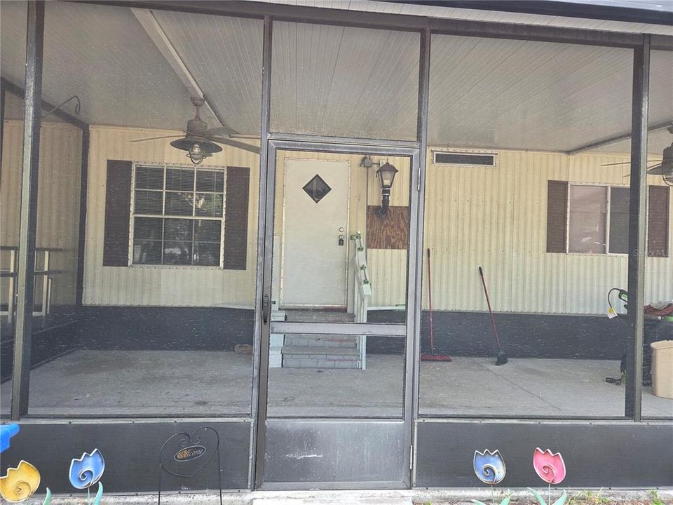 For Rent: $1,450 (2 beds, 2 baths, 950 Square Feet)