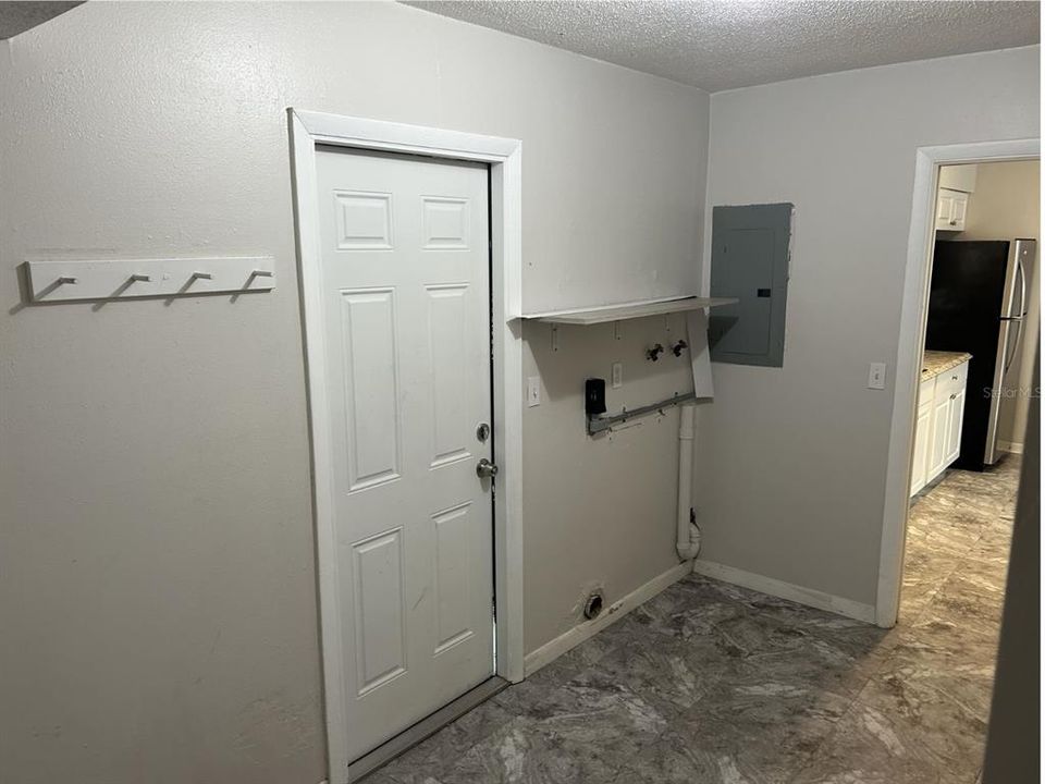 For Rent: $1,600 (2 beds, 1 baths, 1030 Square Feet)