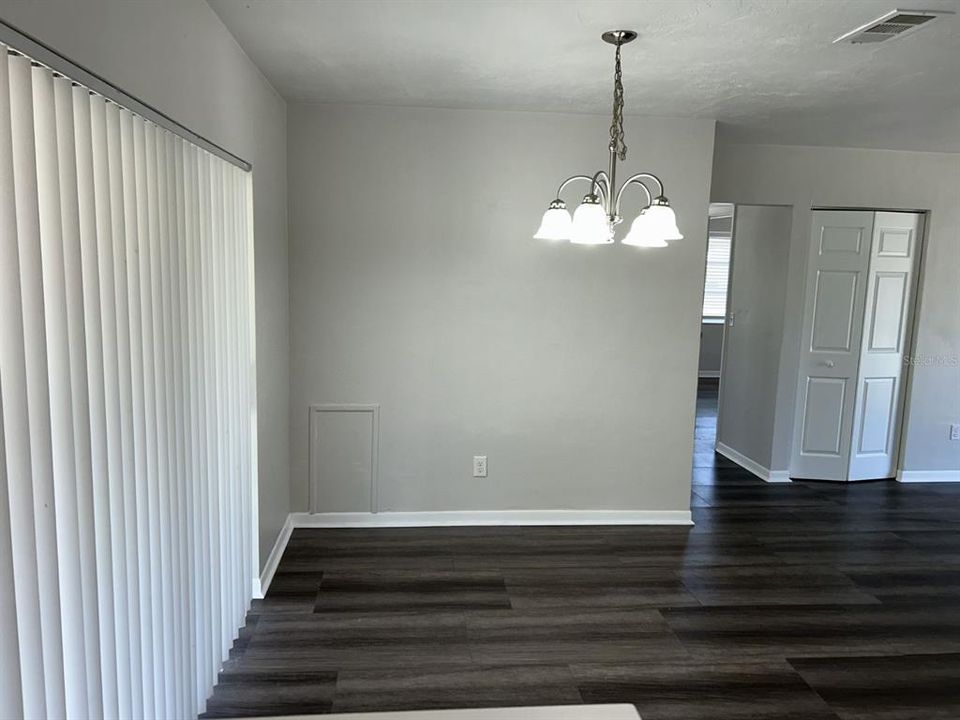 For Rent: $1,600 (2 beds, 1 baths, 1030 Square Feet)