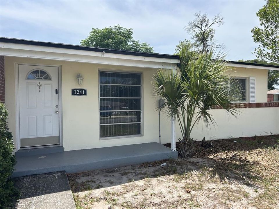 For Rent: $1,600 (2 beds, 1 baths, 1030 Square Feet)