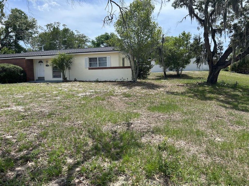 For Rent: $1,600 (2 beds, 1 baths, 1030 Square Feet)