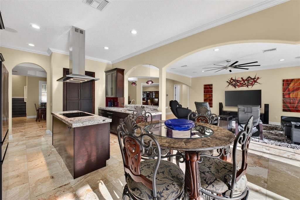 En Venta: $960,000 (4 camas, 4 baños, 3700 Pies cuadrados)