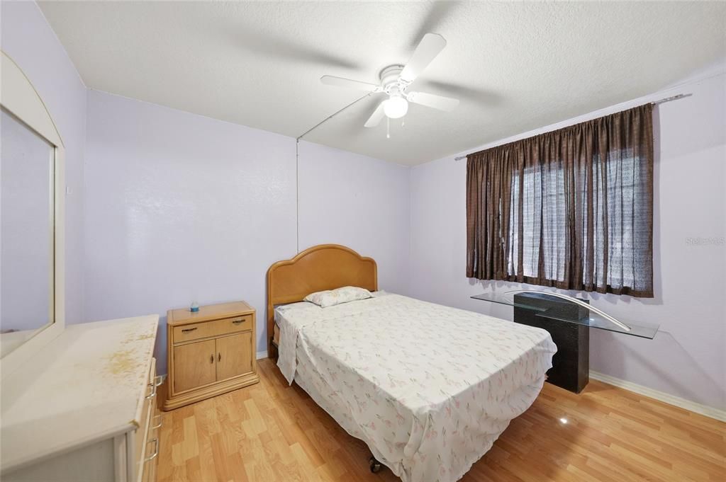На продажу: $119,900 (2 спален, 2 ванн, 848 Квадратных фут)