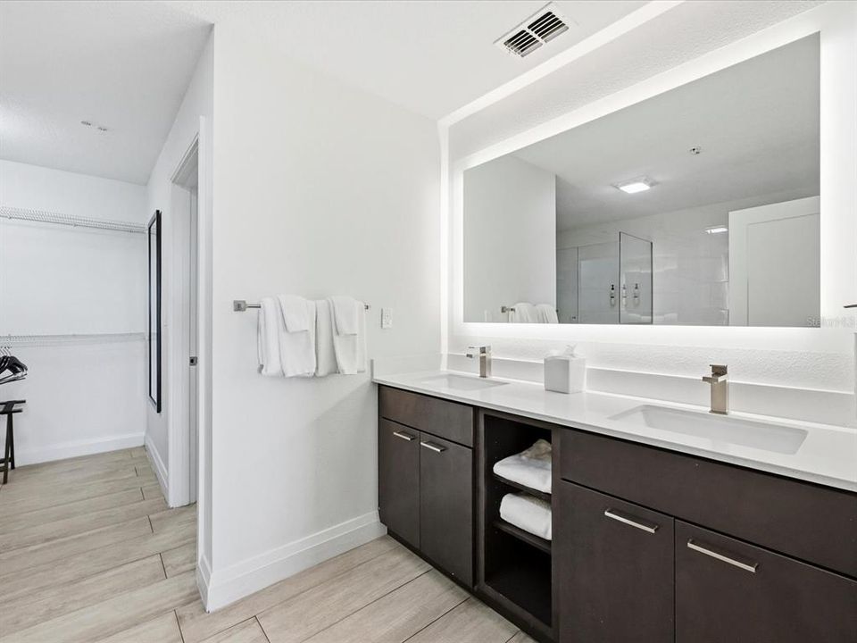 En Venta: $199,000 (2 camas, 2 baños, 1375 Pies cuadrados)