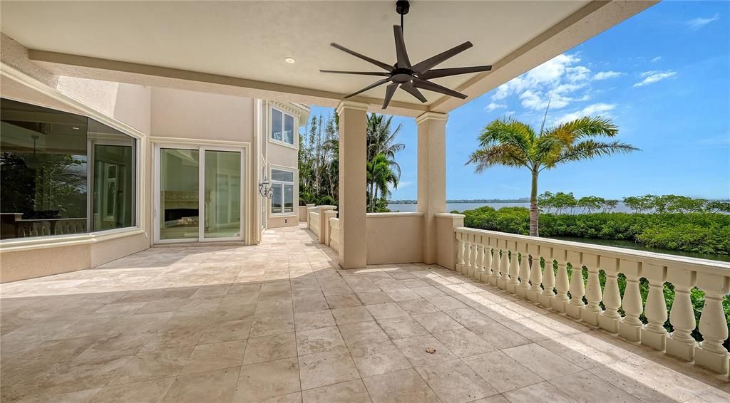 Activo con contrato: $4,495,000 (5 camas, 5 baños, 7443 Pies cuadrados)