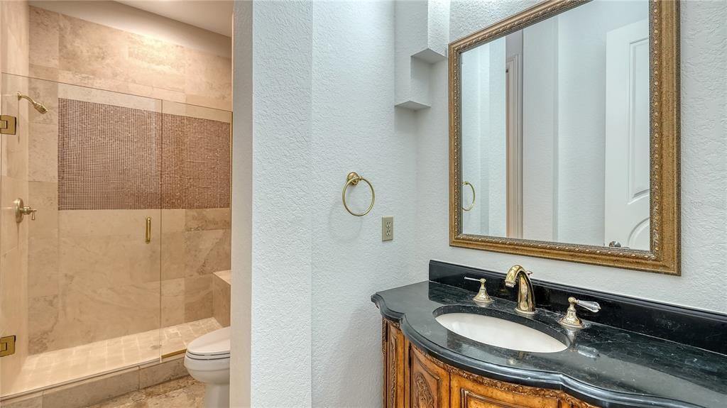 Activo con contrato: $4,495,000 (5 camas, 5 baños, 7443 Pies cuadrados)