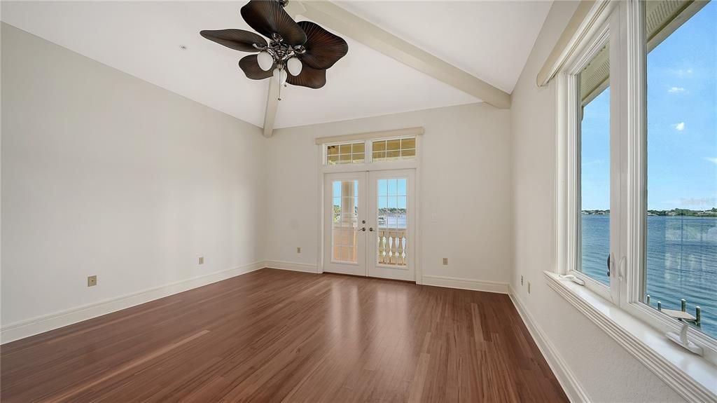 Activo con contrato: $4,495,000 (5 camas, 5 baños, 7443 Pies cuadrados)