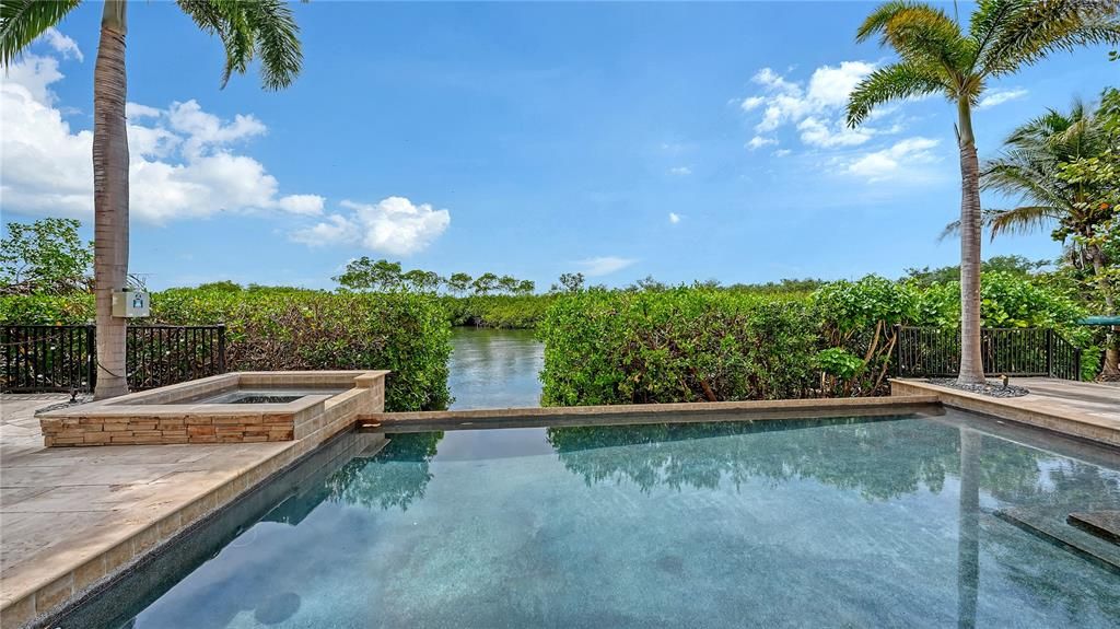 Activo con contrato: $4,495,000 (5 camas, 5 baños, 7443 Pies cuadrados)