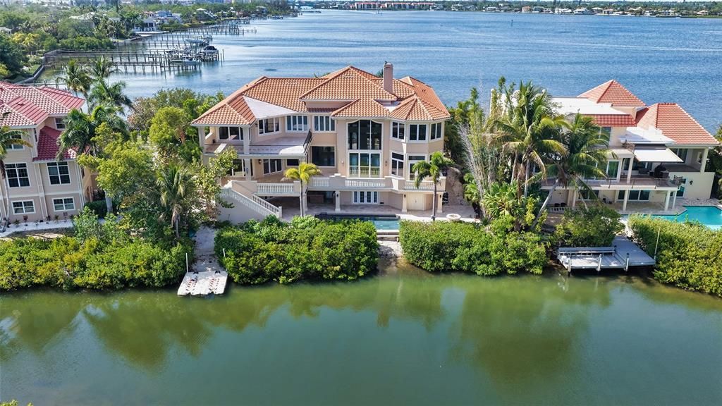 Activo con contrato: $4,495,000 (5 camas, 5 baños, 7443 Pies cuadrados)
