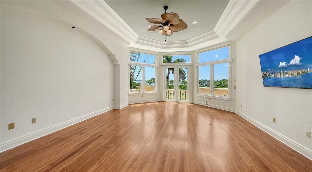 Activo con contrato: $4,495,000 (5 camas, 5 baños, 7443 Pies cuadrados)