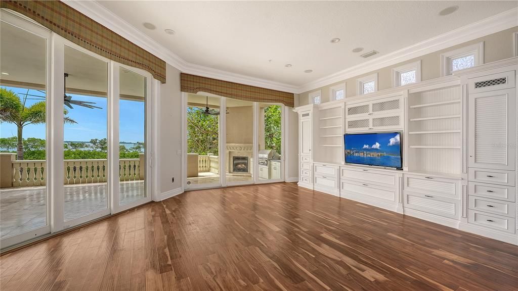 Activo con contrato: $4,495,000 (5 camas, 5 baños, 7443 Pies cuadrados)