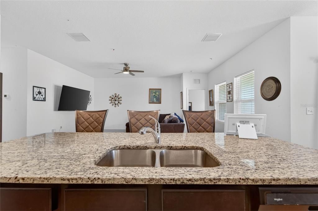 En Venta: $283,000 (3 camas, 2 baños, 1764 Pies cuadrados)