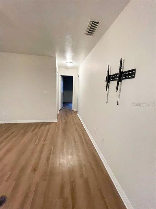 For Rent: $2,050 (3 beds, 2 baths, 1294 Square Feet)