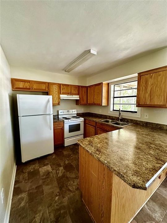 For Rent: $2,050 (3 beds, 2 baths, 1294 Square Feet)