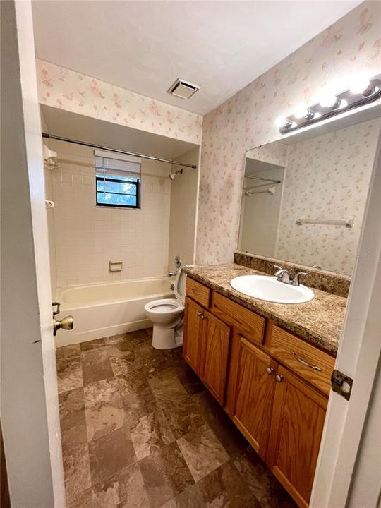 For Rent: $2,050 (3 beds, 2 baths, 1294 Square Feet)