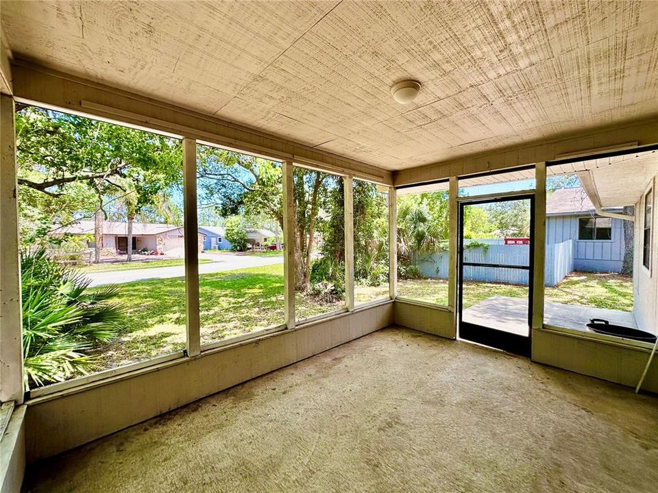 For Rent: $2,050 (3 beds, 2 baths, 1294 Square Feet)