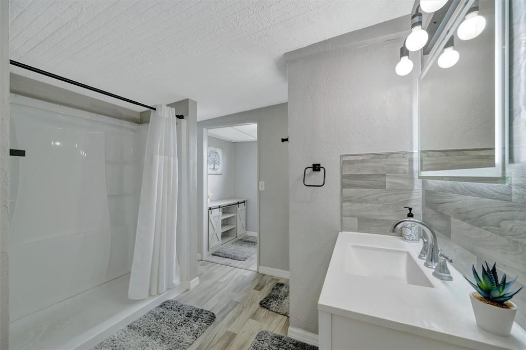 For Sale: $159,900 (2 beds, 2 baths, 1284 Square Feet)