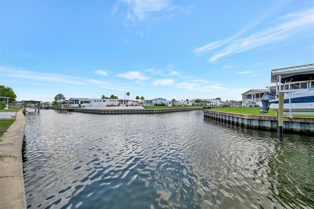 For Sale: $159,900 (2 beds, 2 baths, 1284 Square Feet)