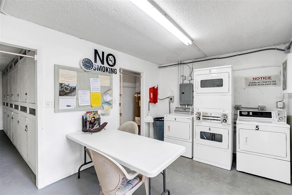 For Sale: $164,900 (1 beds, 1 baths, 645 Square Feet)