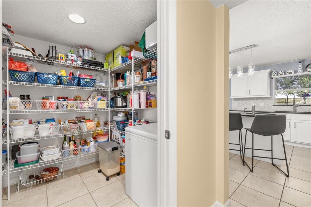 En Venta: $435,000 (4 camas, 3 baños, 2948 Pies cuadrados)