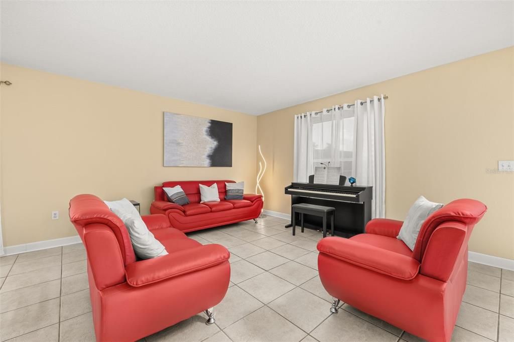En Venta: $435,000 (4 camas, 3 baños, 2948 Pies cuadrados)