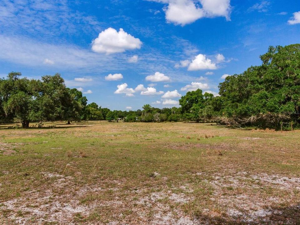 En Venta: $1,150,000 (18.97 acres)