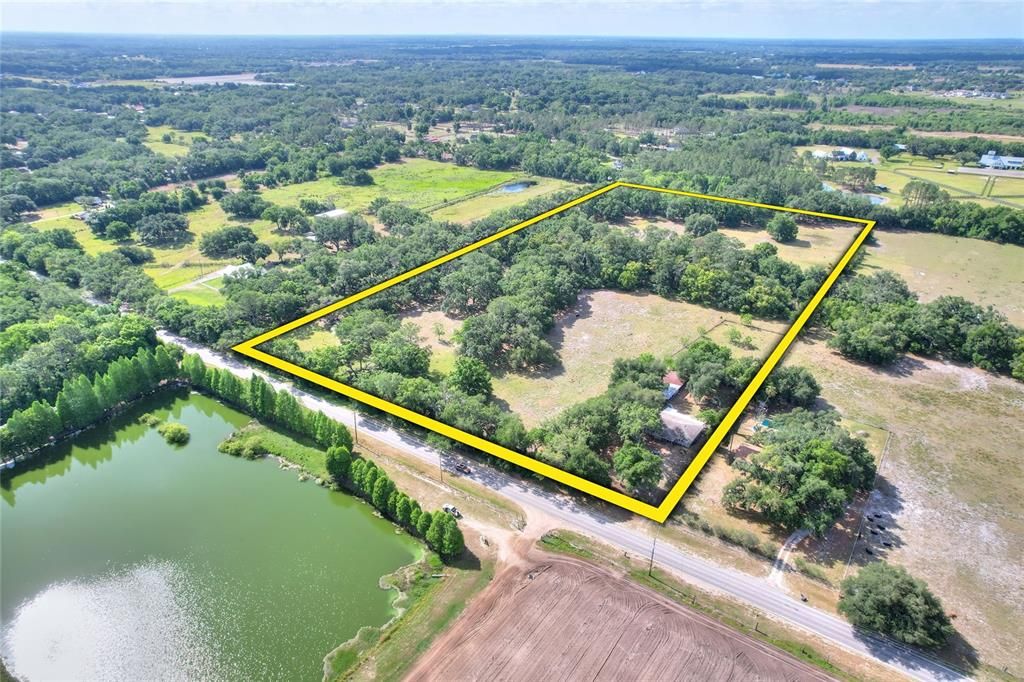 En Venta: $1,150,000 (18.97 acres)