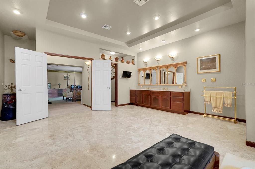 For Sale: $700,000 (3 beds, 2 baths, 3109 Square Feet)