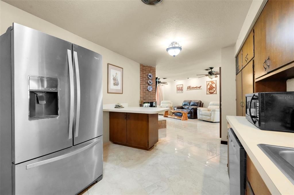 For Sale: $700,000 (3 beds, 2 baths, 3109 Square Feet)