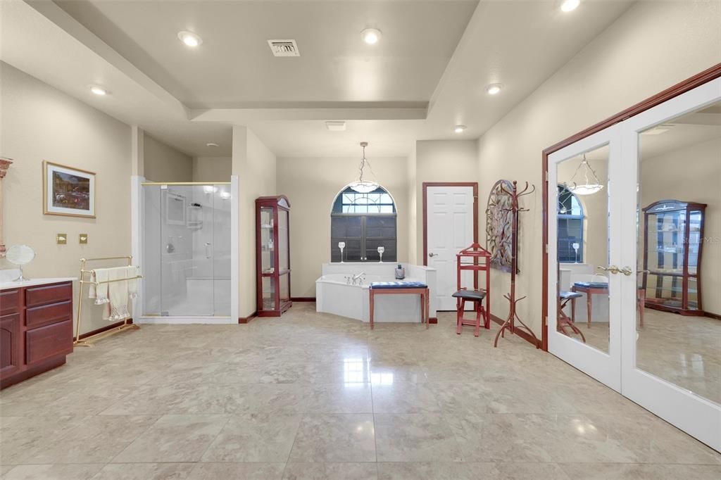 For Sale: $700,000 (3 beds, 2 baths, 3109 Square Feet)
