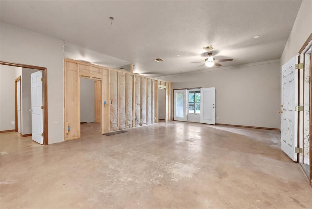 For Sale: $700,000 (3 beds, 2 baths, 3109 Square Feet)