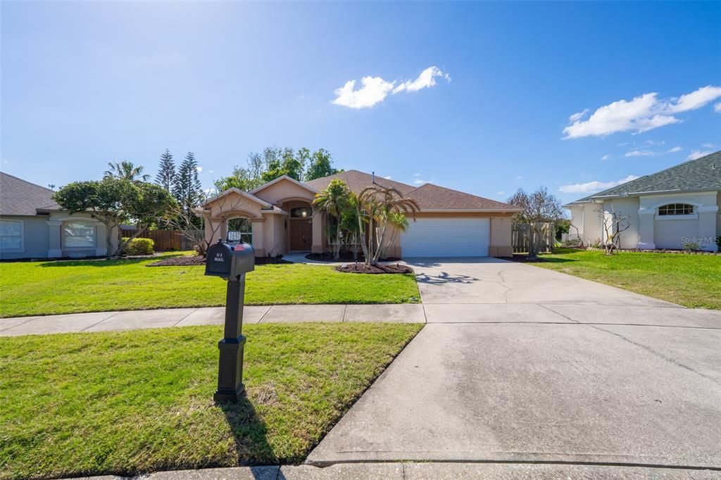 For Sale: $550,000 (4 beds, 2 baths, 2020 Square Feet)