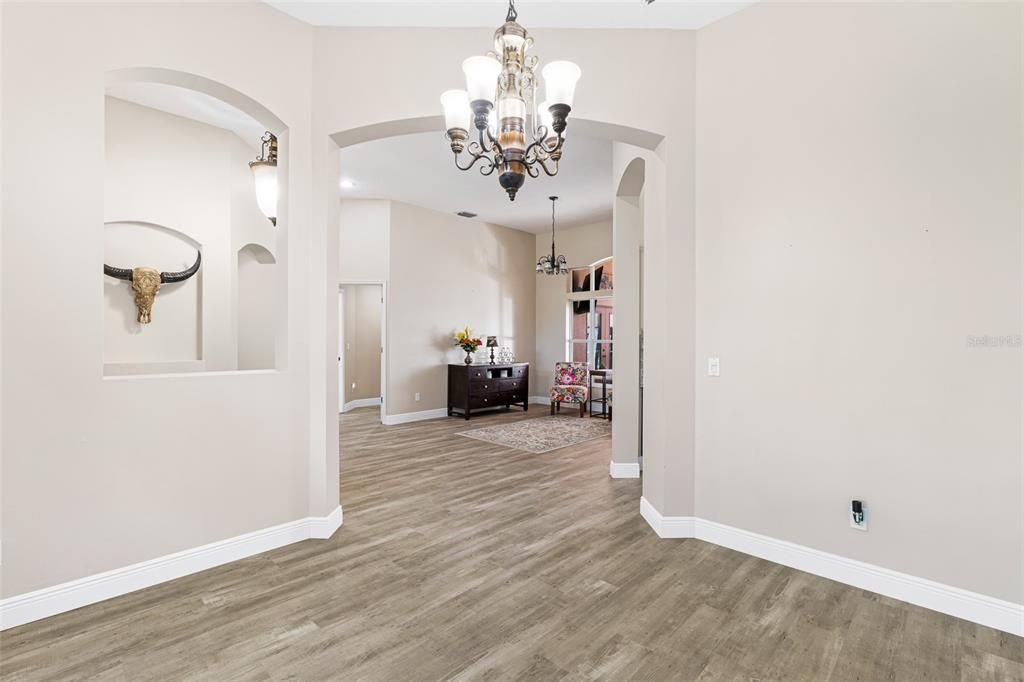 For Sale: $550,000 (4 beds, 2 baths, 2020 Square Feet)