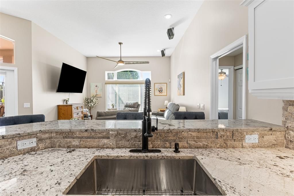 For Sale: $550,000 (4 beds, 2 baths, 2020 Square Feet)
