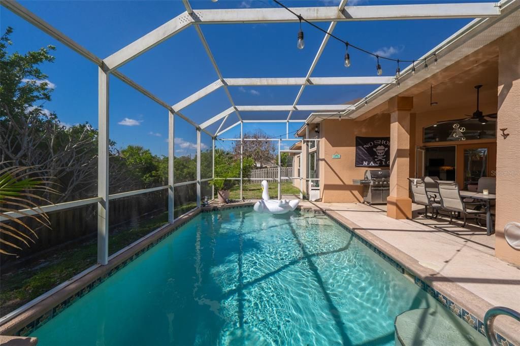 For Sale: $550,000 (4 beds, 2 baths, 2020 Square Feet)
