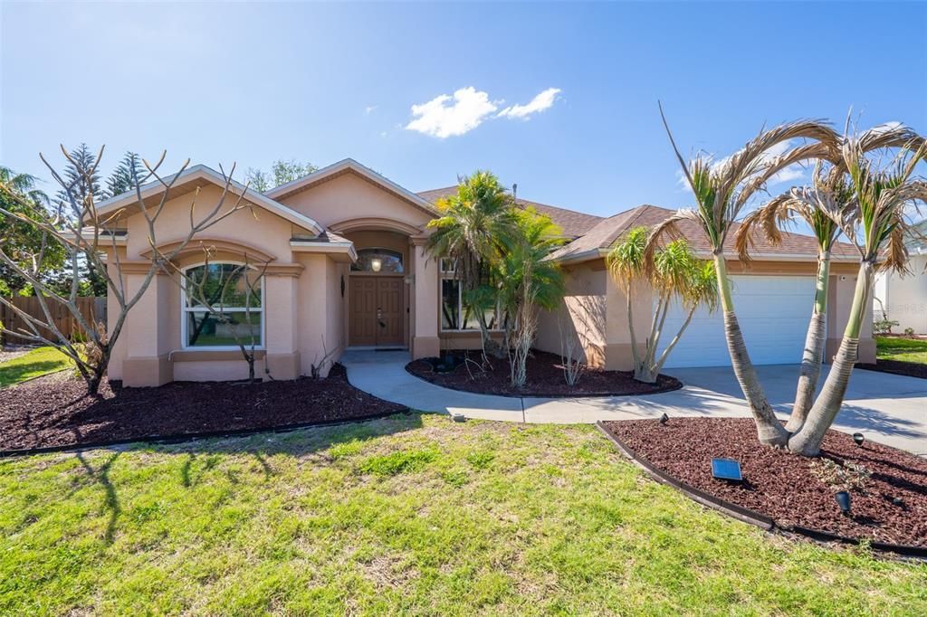 For Sale: $550,000 (4 beds, 2 baths, 2020 Square Feet)