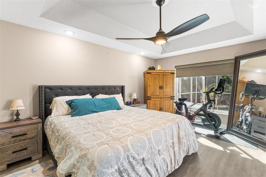For Sale: $550,000 (4 beds, 2 baths, 2020 Square Feet)