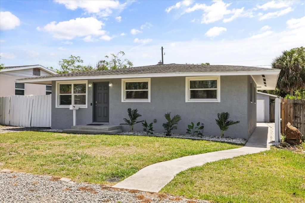 En Venta: $399,900 (4 camas, 3 baños, 1767 Pies cuadrados)