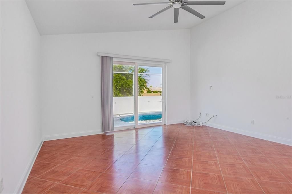 Activo con contrato: $475,000 (3 camas, 2 baños, 1588 Pies cuadrados)