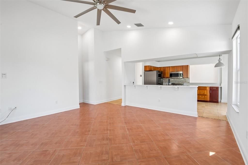 Activo con contrato: $475,000 (3 camas, 2 baños, 1588 Pies cuadrados)