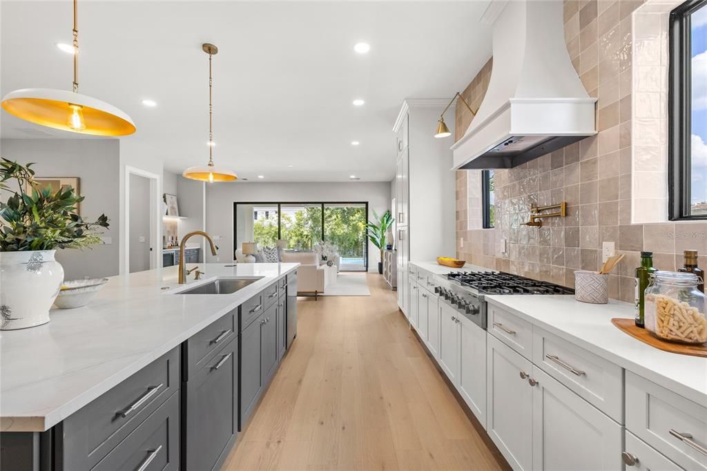 En Venta: $1,589,000 (5 camas, 4 baños, 3421 Pies cuadrados)