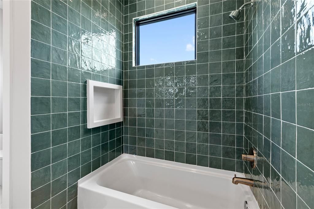 En Venta: $1,589,000 (5 camas, 4 baños, 3421 Pies cuadrados)