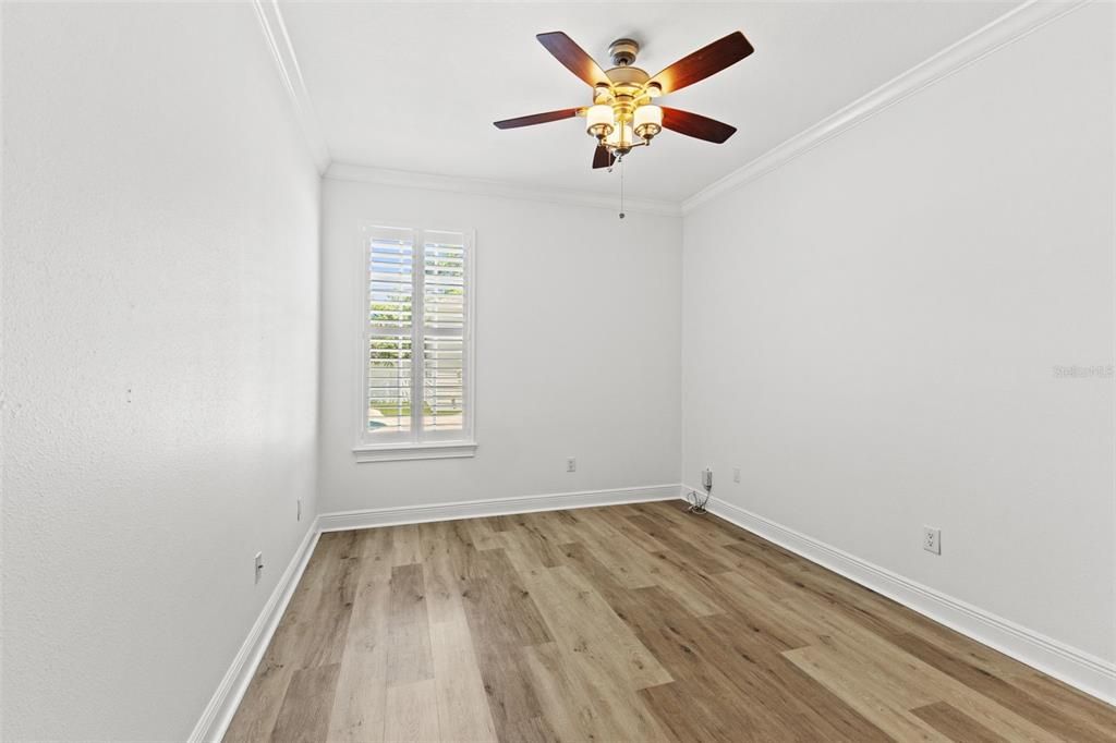 Activo con contrato: $879,900 (4 camas, 2 baños, 2460 Pies cuadrados)