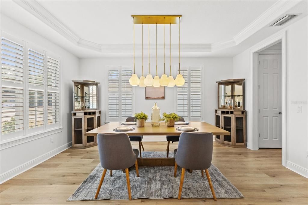 Activo con contrato: $879,900 (4 camas, 2 baños, 2460 Pies cuadrados)